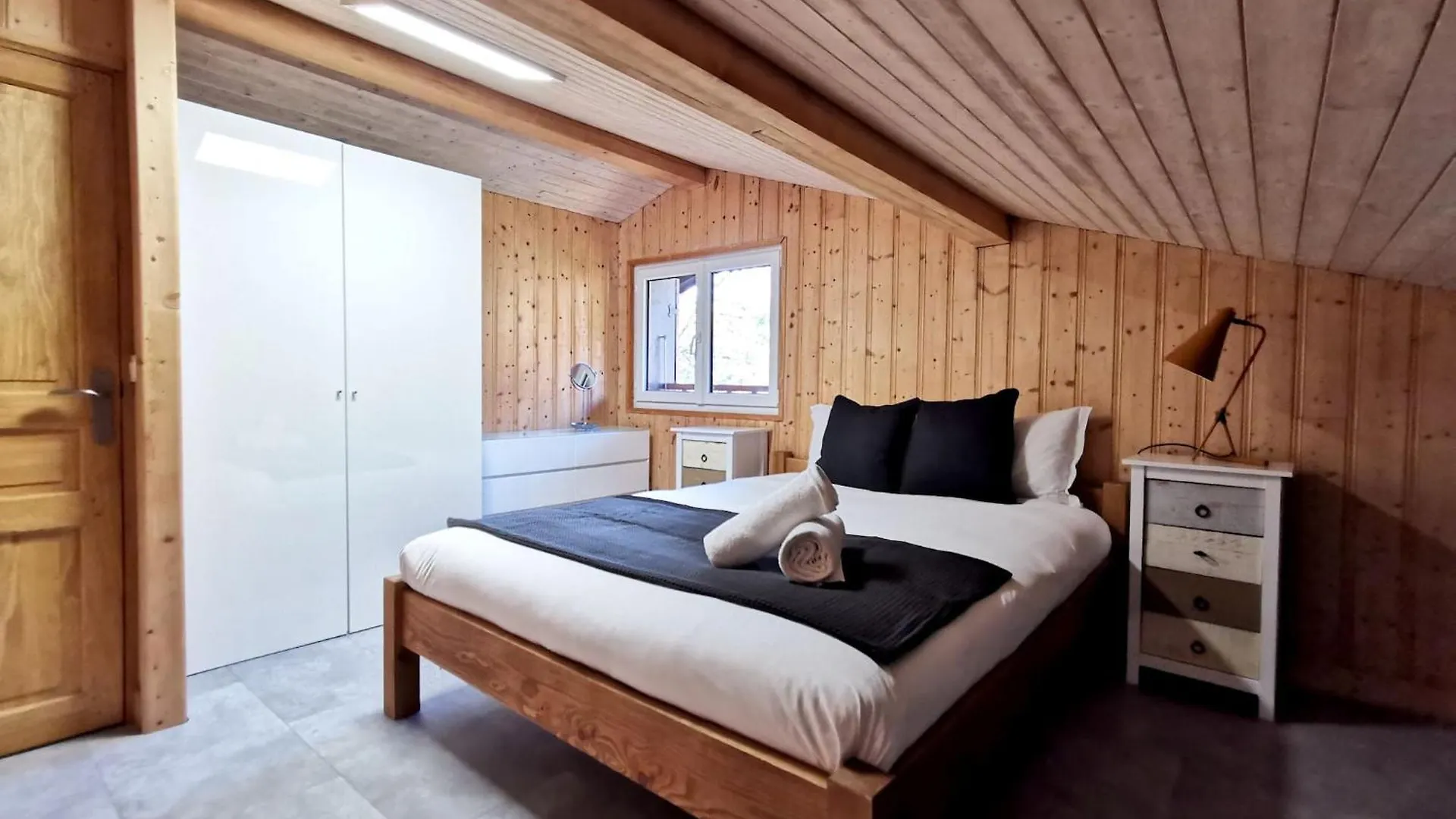 Apt Nala - Sunny Renovated Duplex - 2Bed Apt - Views - Hikes Apartment Les Houches 0*,  France